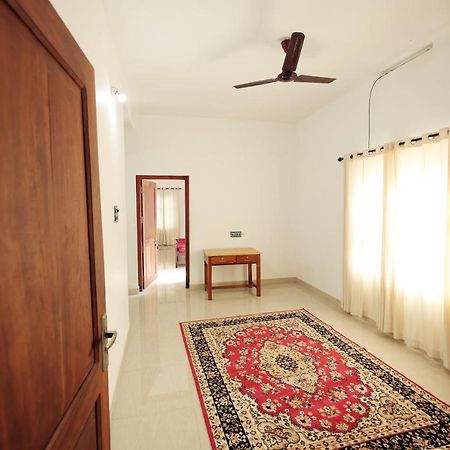 Daffodil Rooms - Non Ac Tellicherry Kültér fotó